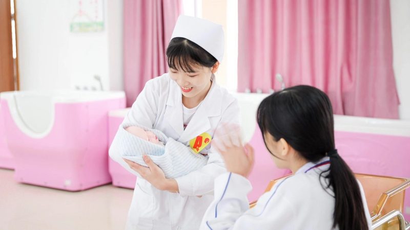 满月宝宝发汗，家用仪器选对型号是关键**